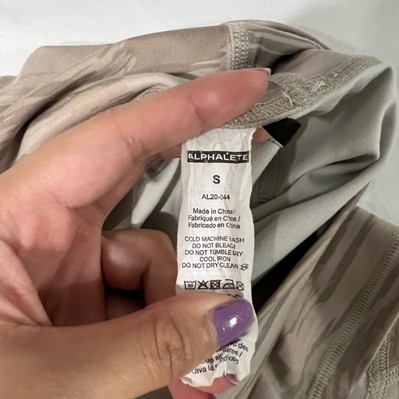 Alphalete Surface Limitless Bra in Desert Canvas Camo - Picture 4 of 4